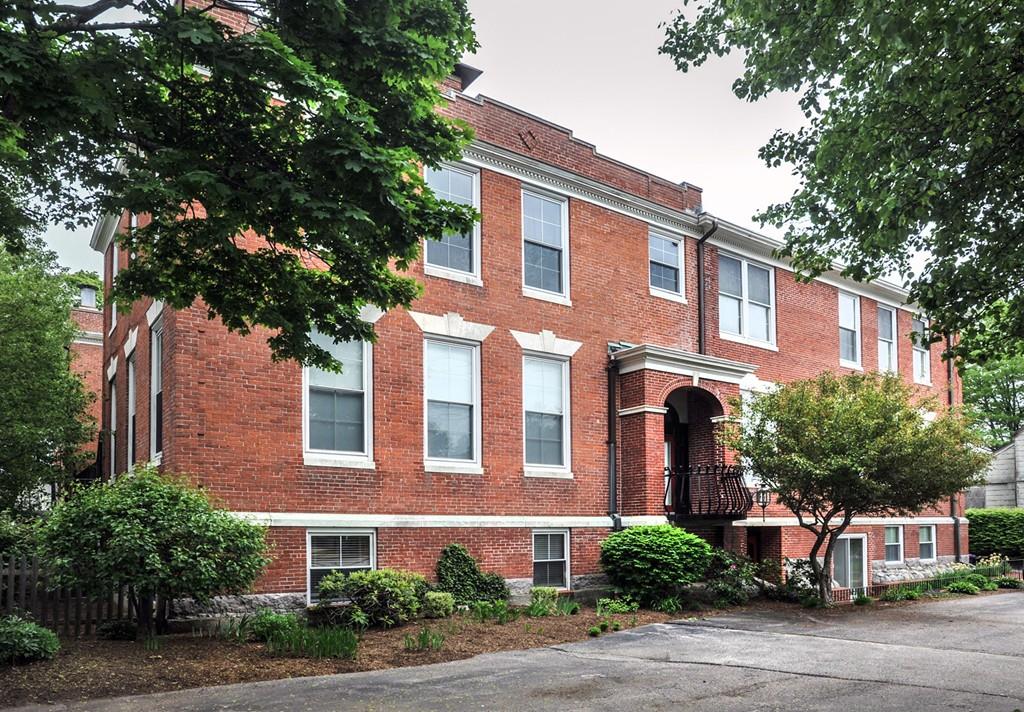 Athens Manor Condominiums